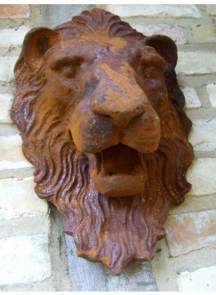 Löwenkopf - gewaltiger Löwe als beeindruckende Wanddekoration 