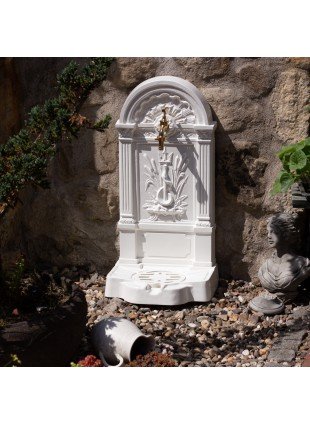 Gartenbrunnen mit Schlangenmotiv, Zapfstelle, Brunnen, Standbrunnen weiß